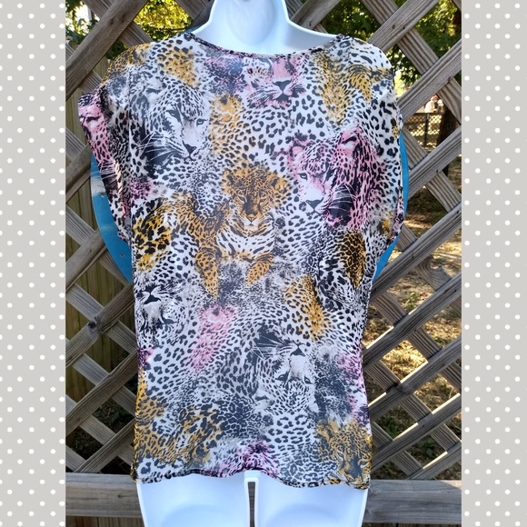 ALI & KRIS sheer leopard blouse with zip pocket - Picture 2 of 6